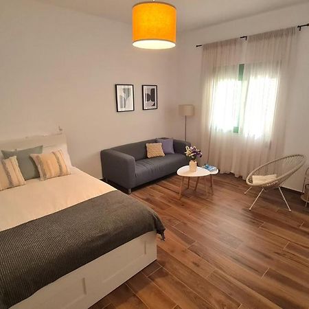 Yannis Guest House Aegina Exterior photo